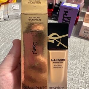 Yves Saint Laurent All Hours Foundation - Luminous Matte in Gold and Black-LC6